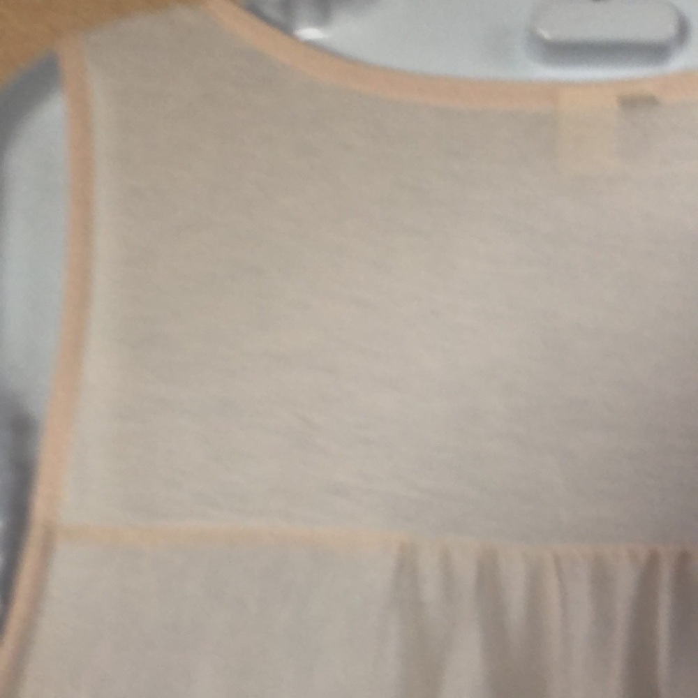 Soft lightweight top - Picture 3 of 5